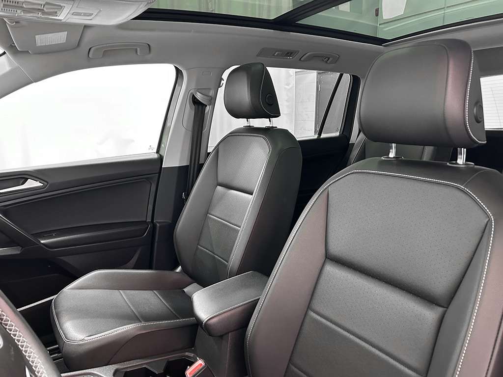 2021 Volkswagen Tiguan - Image 34