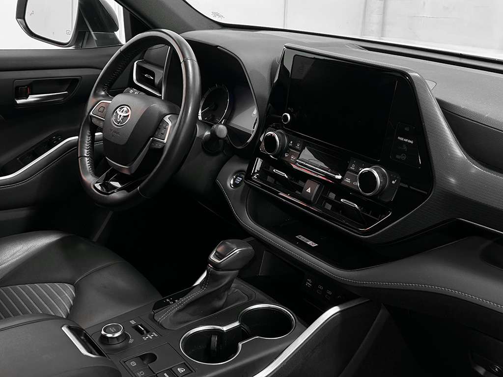 2023 Toyota Highlander - Image 45