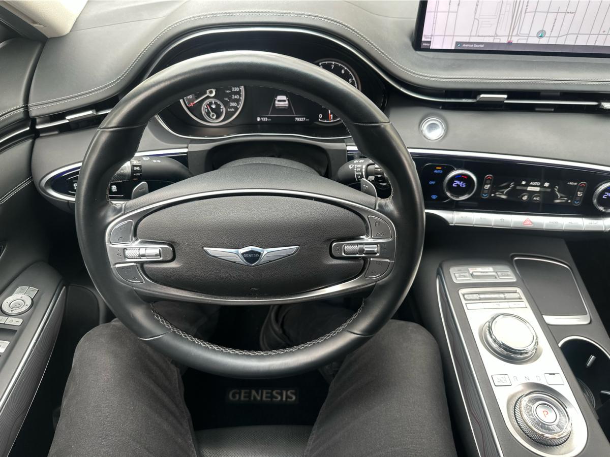 2022 Genesis GV70 - Image 20