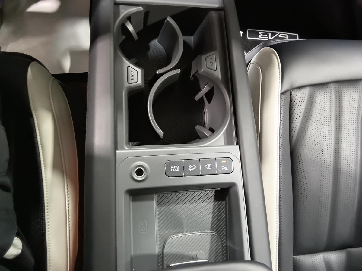 2026 Kia EV9 - Image 664
