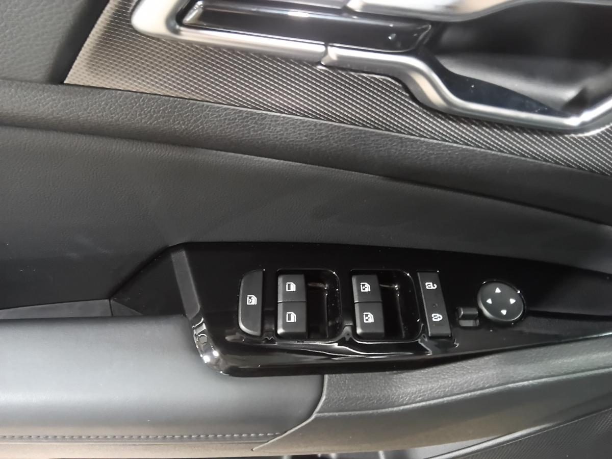 2025 Kia Sportage - Image 64