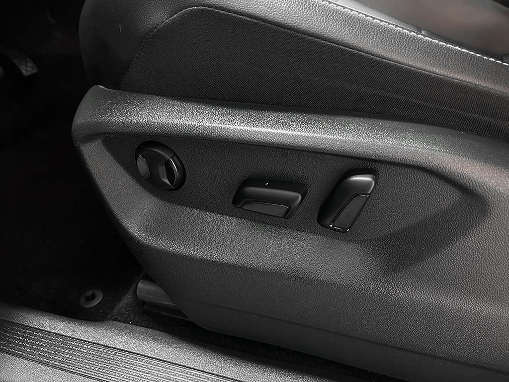 2021 Volkswagen Tiguan - Image 49