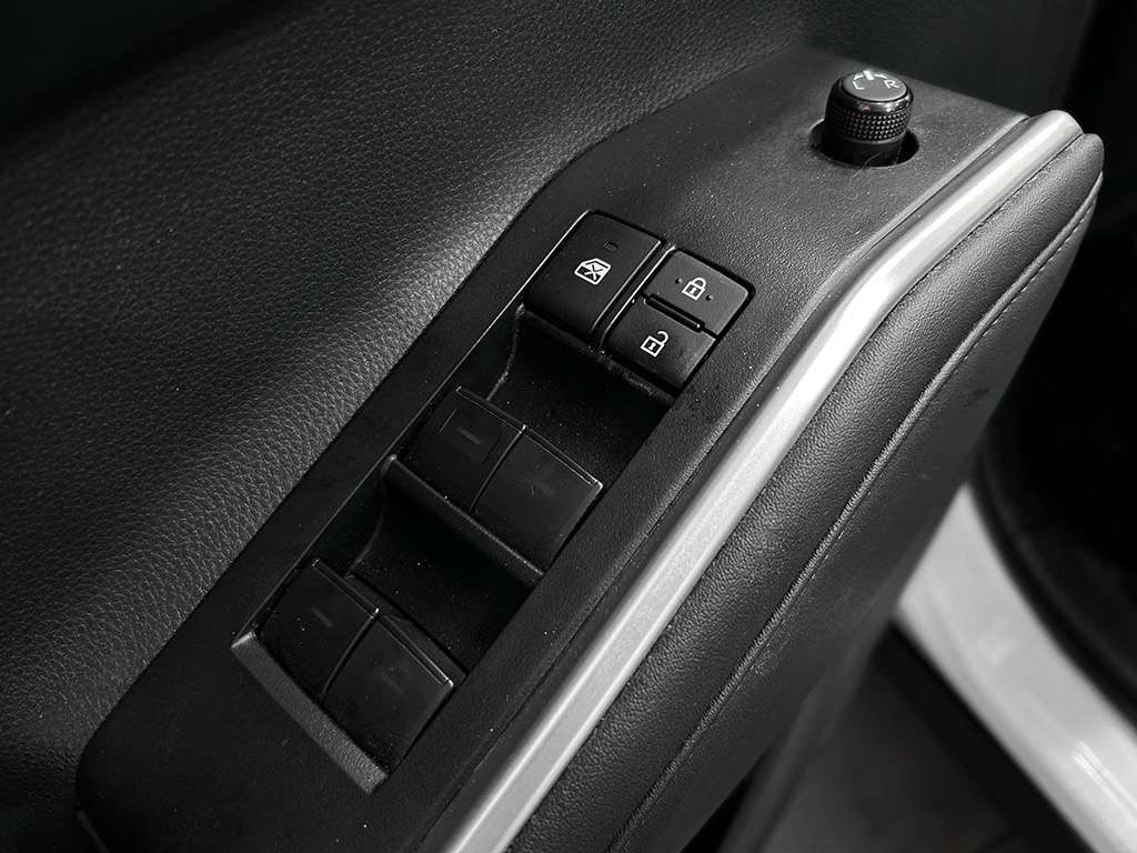 2023 Toyota Highlander - Image 54