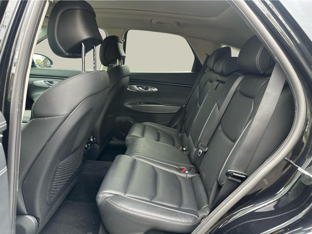 2022 Genesis GV70 - Image 39