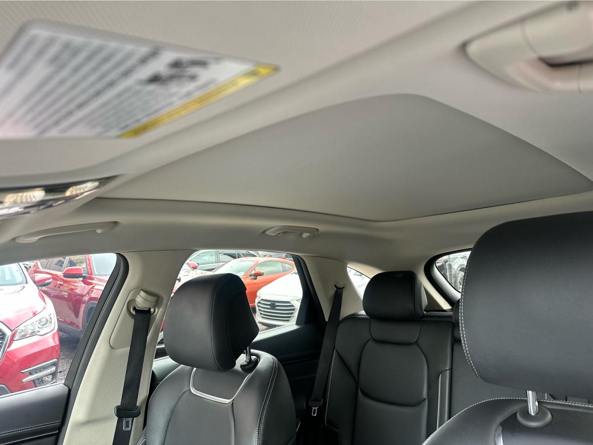2022 Genesis GV70 - Image 45