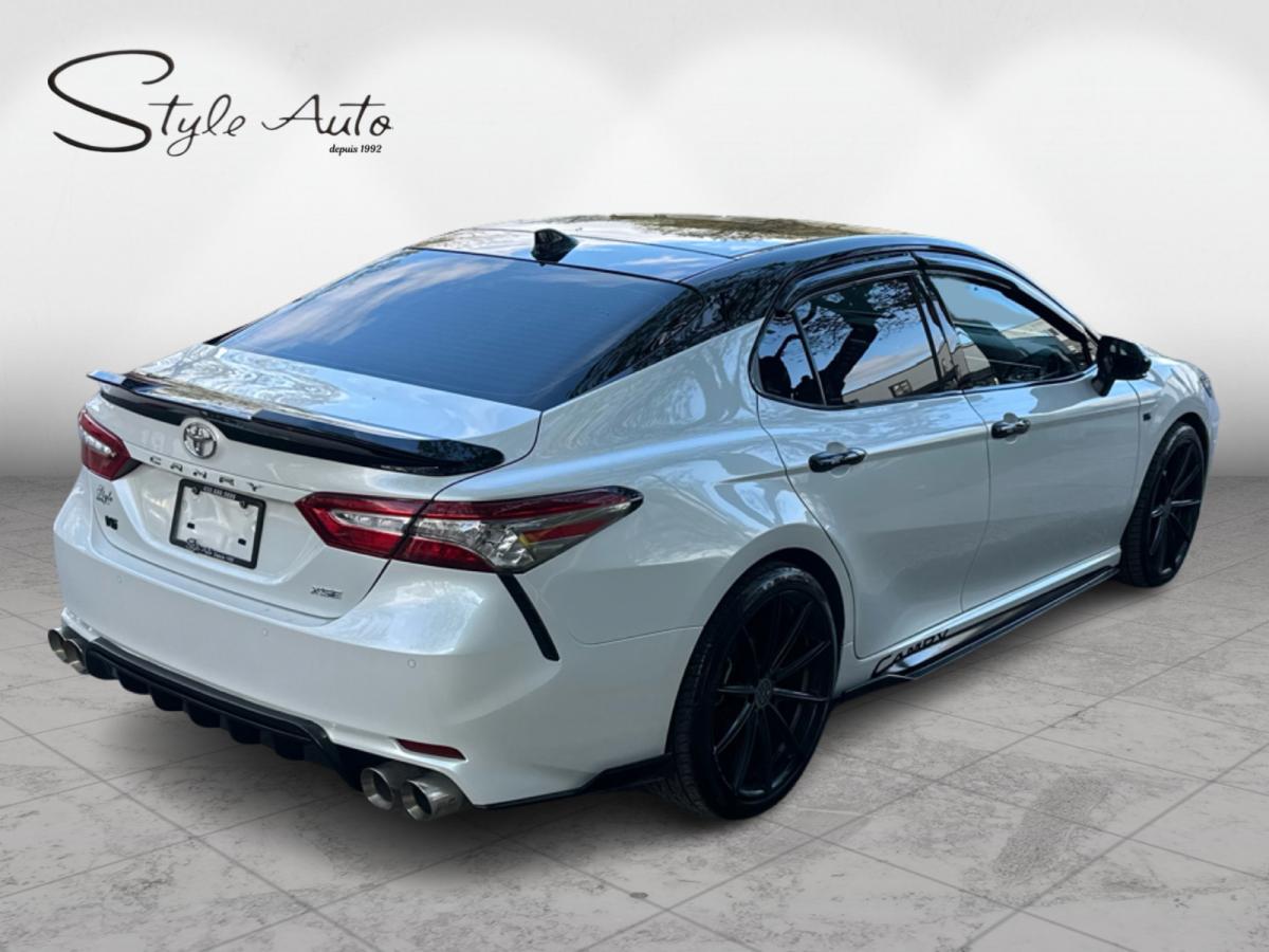 2018 Toyota Camry - Image 11