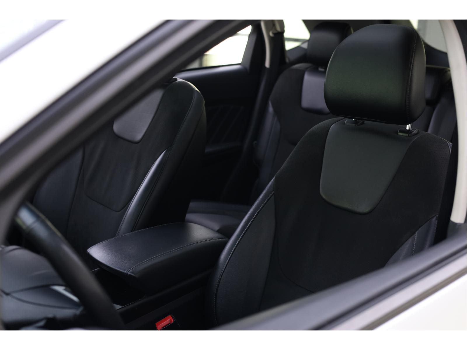 2018 Ford Edge - Image 129