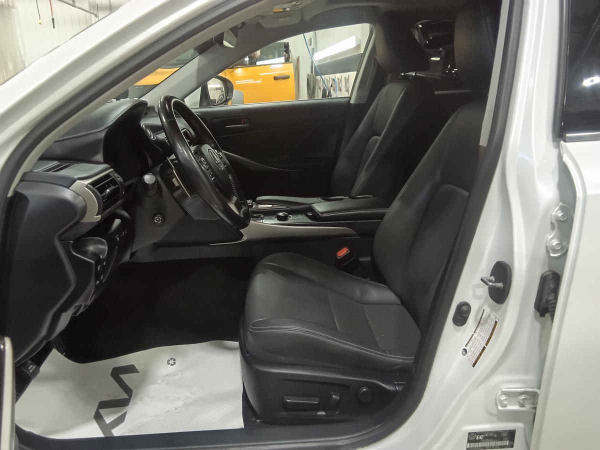 2019 Lexus IS 300 - Image 476