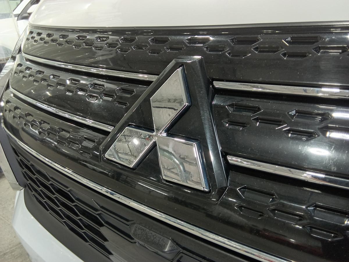2024 Mitsubishi Outlander - Image 326