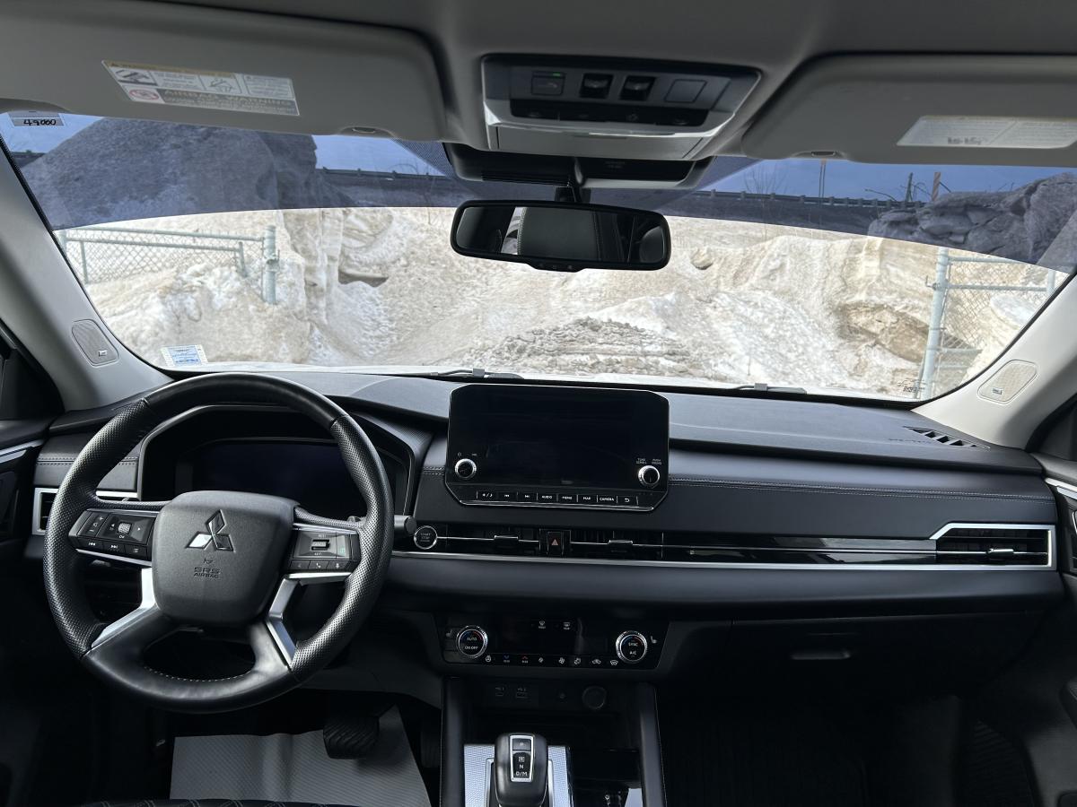 2024 Mitsubishi Outlander - Image 884