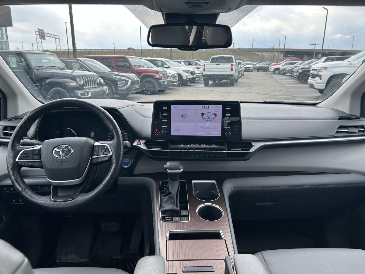 2024 Toyota Sienna - Image 411