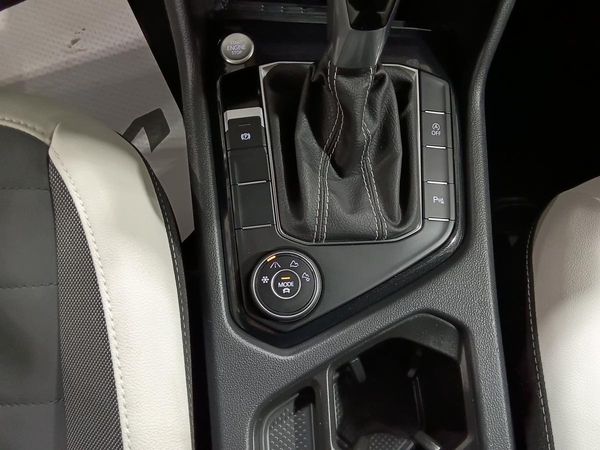 2025 Volkswagen Taos - Image 458