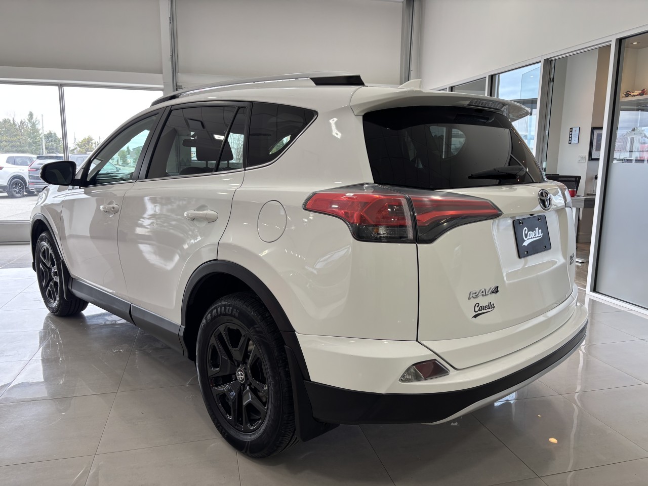 2016 Toyota RAV4 - Image 7