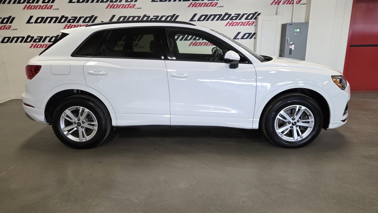 2022 Audi Q3 - Image 2