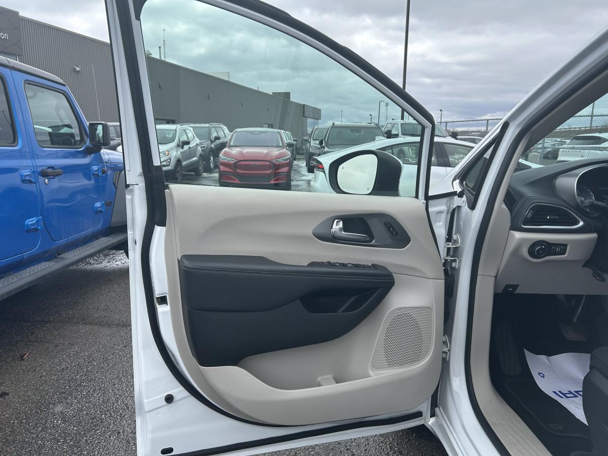 2023 Chrysler Pacifica - Image 417