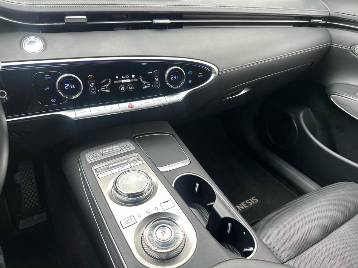 2022 Genesis GV70 - Image 101