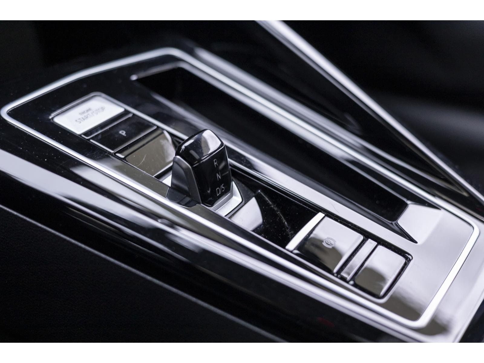 2024 Volkswagen Golf R - Image 52