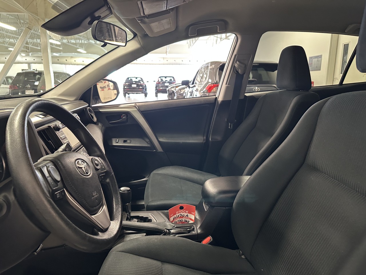 2018 Toyota RAV4 - Image 13