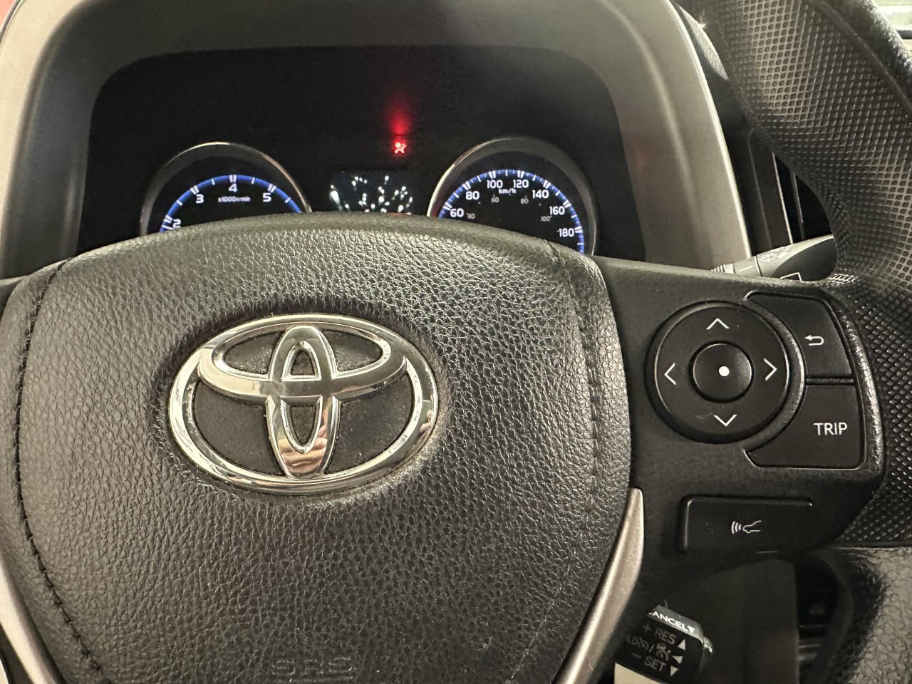 2018 Toyota RAV4 - Image 15