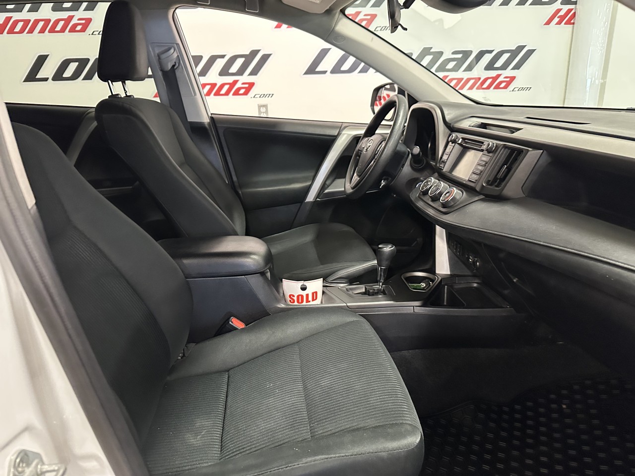 2018 Toyota RAV4 - Image 21