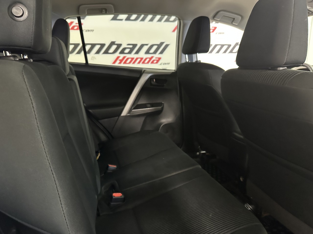 2018 Toyota RAV4 - Image 22