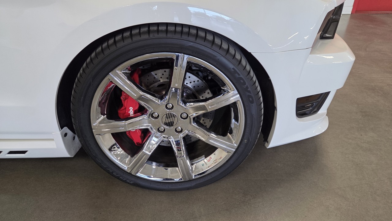 2011 Ford Mustang - Image 13