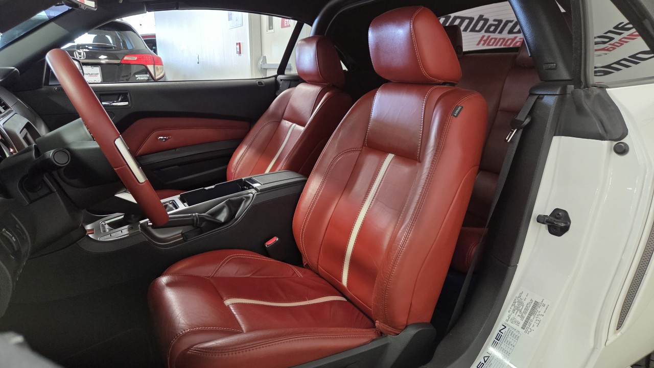2011 Ford Mustang - Image 24