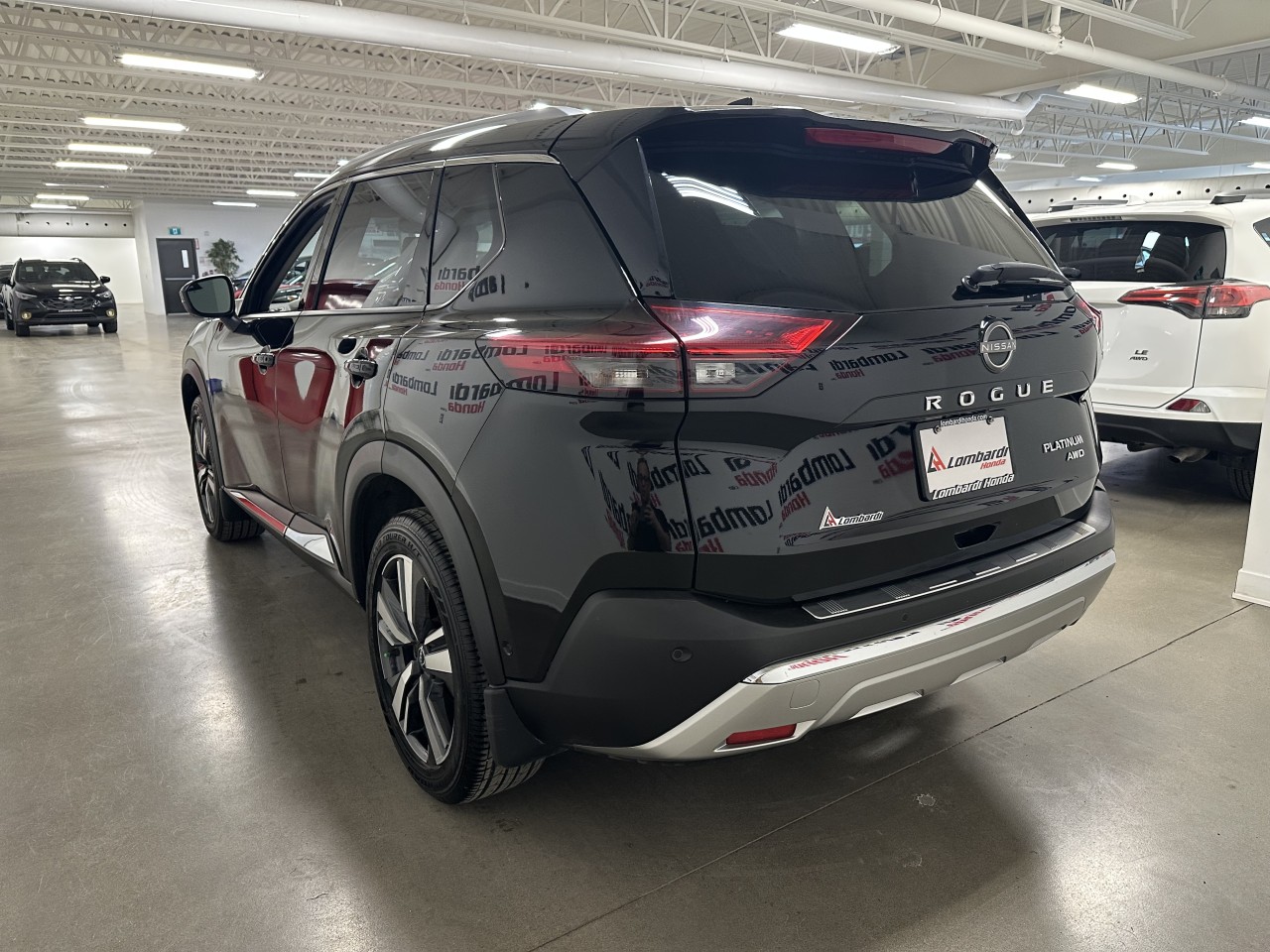 2022 Nissan Rogue - Image 10