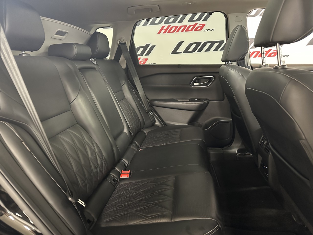 2022 Nissan Rogue - Image 28