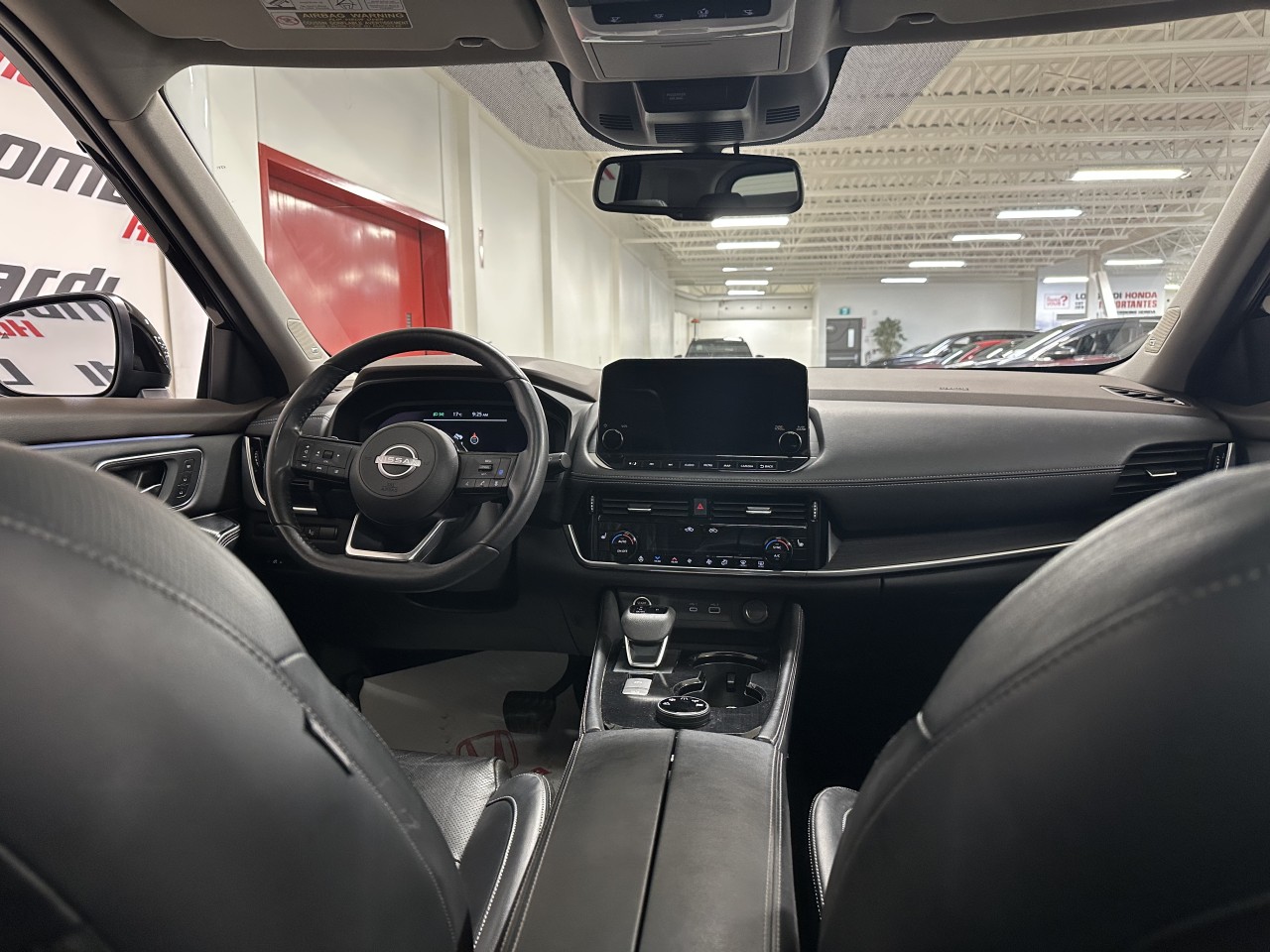 2022 Nissan Rogue - Image 30