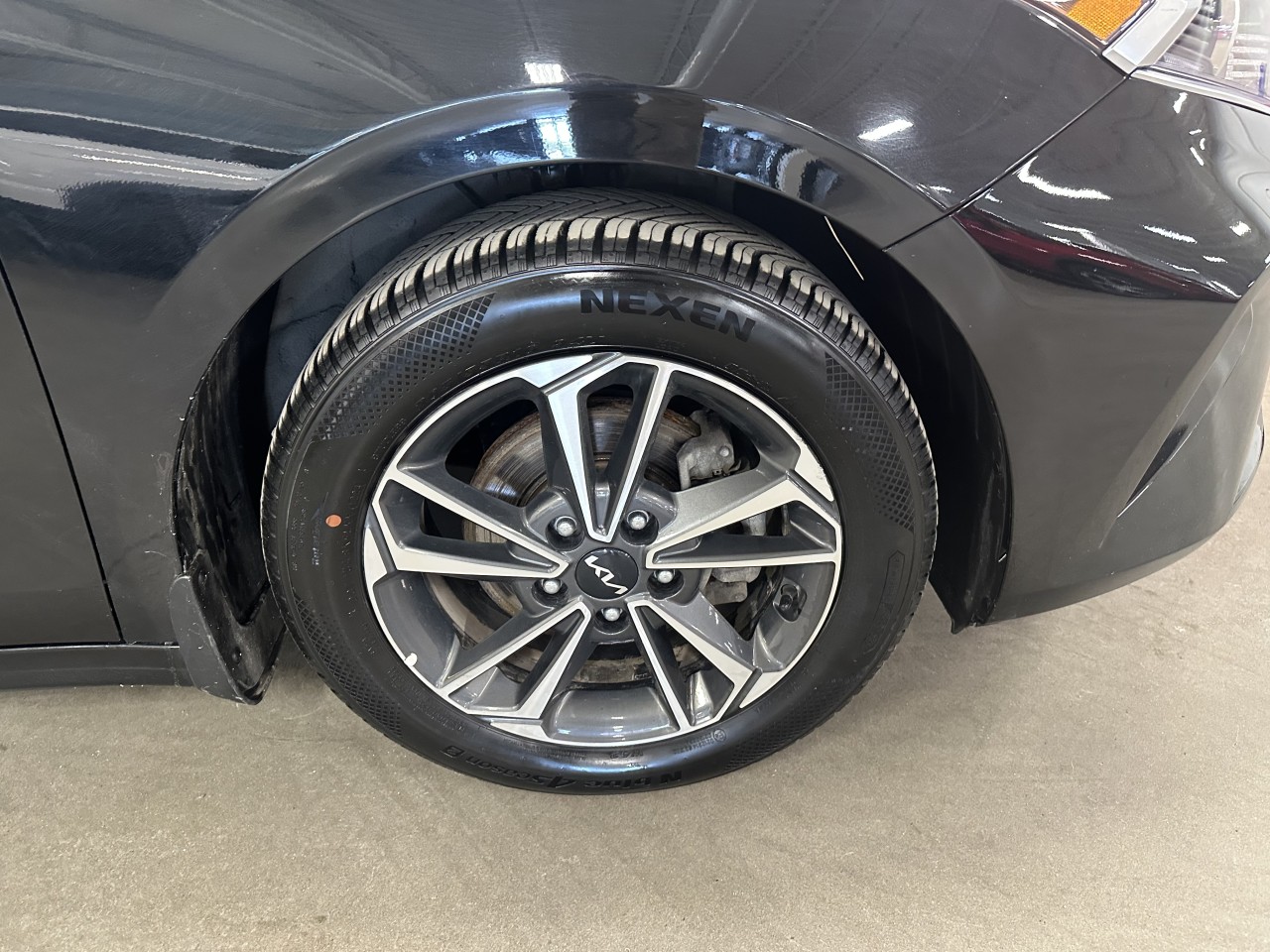 2023 Kia Forte - Image 8