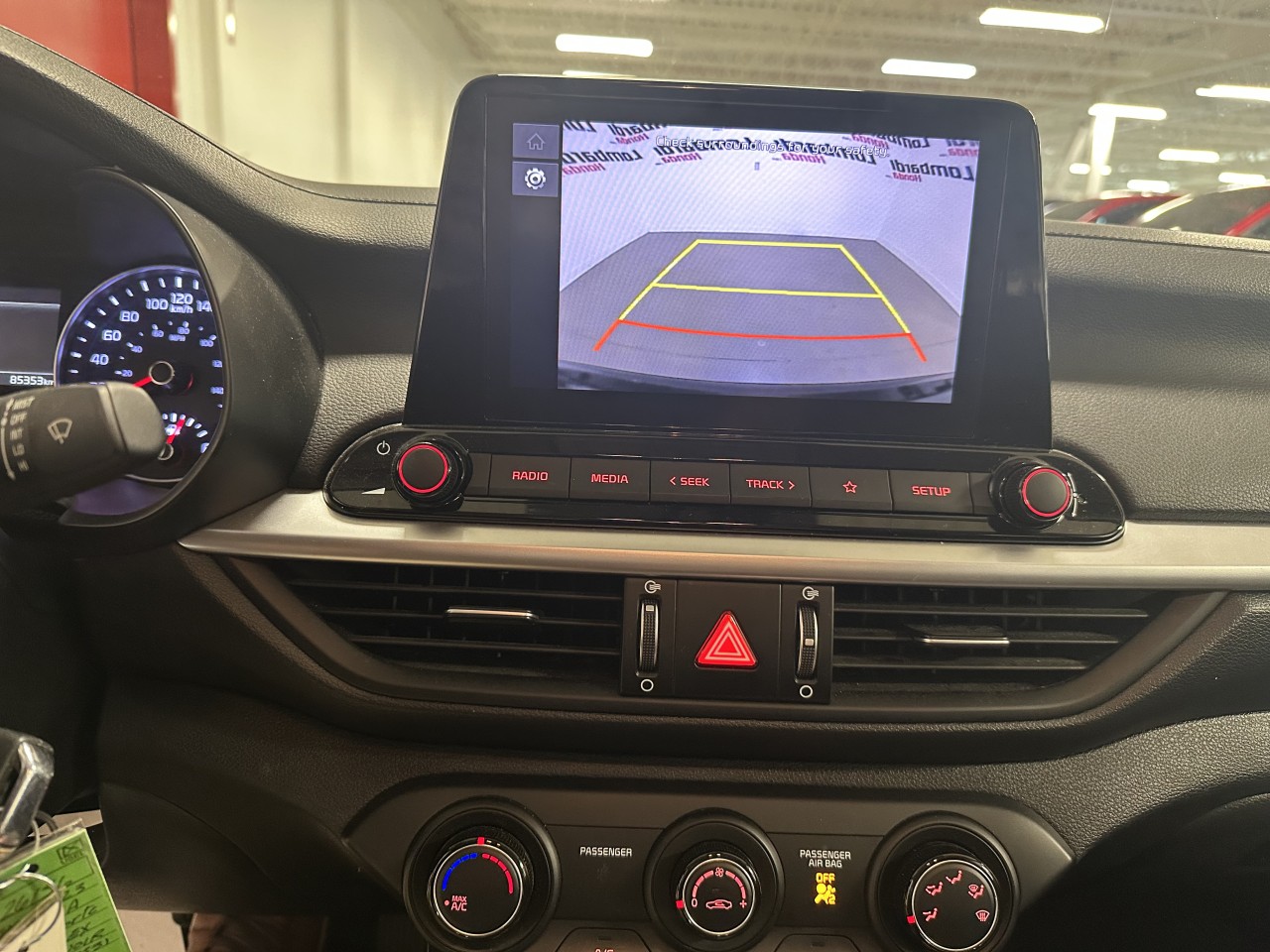 2023 Kia Forte - Image 16