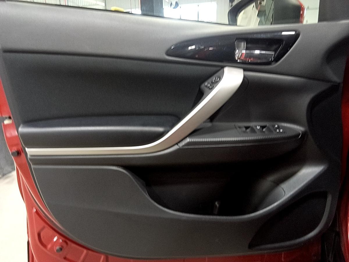 2022 Mitsubishi Eclipse Cross - Image 1073