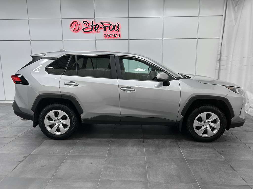 2025 Toyota Rav4 - Image 35
