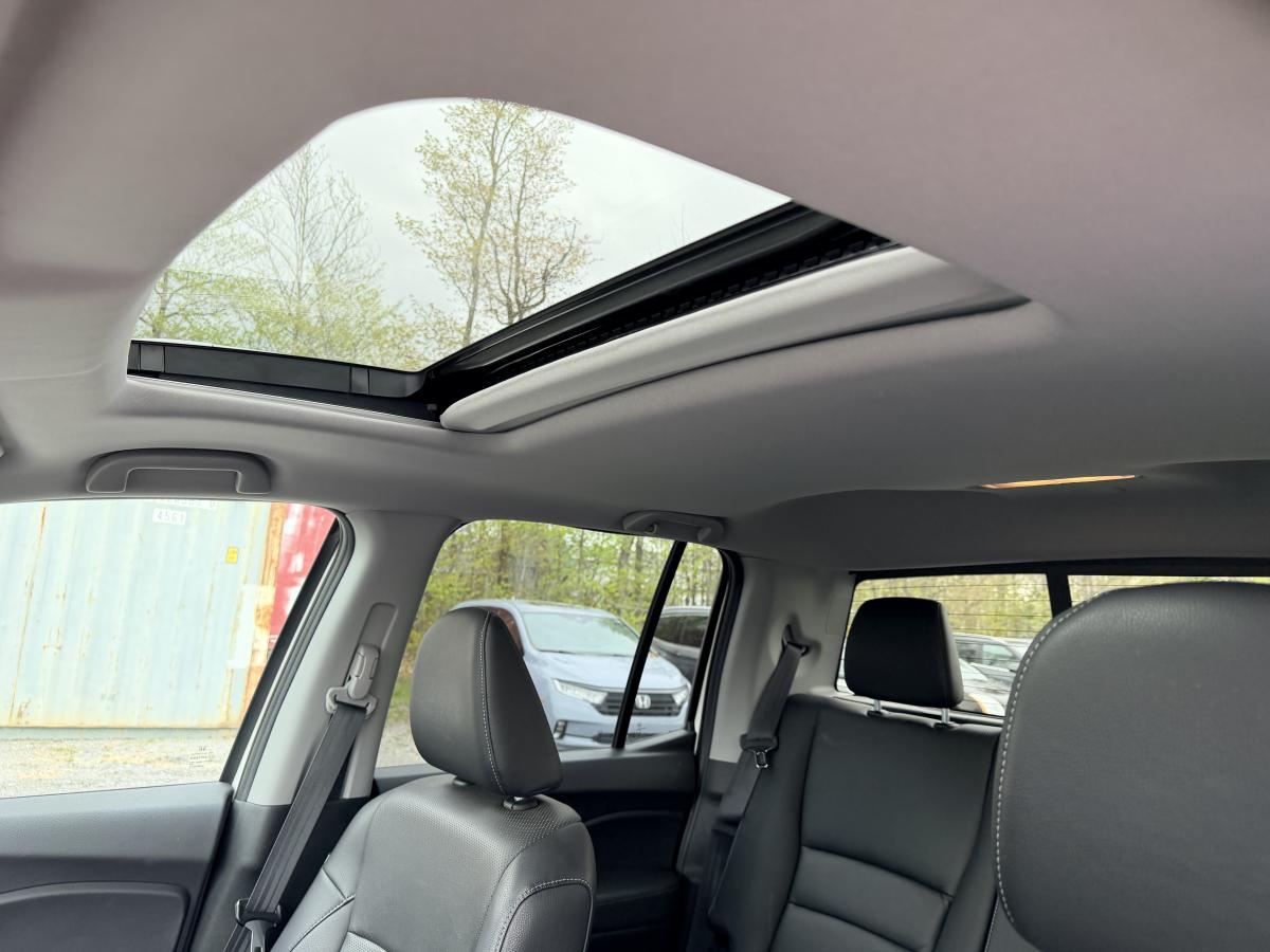 2019 Honda Ridgeline - Image 32