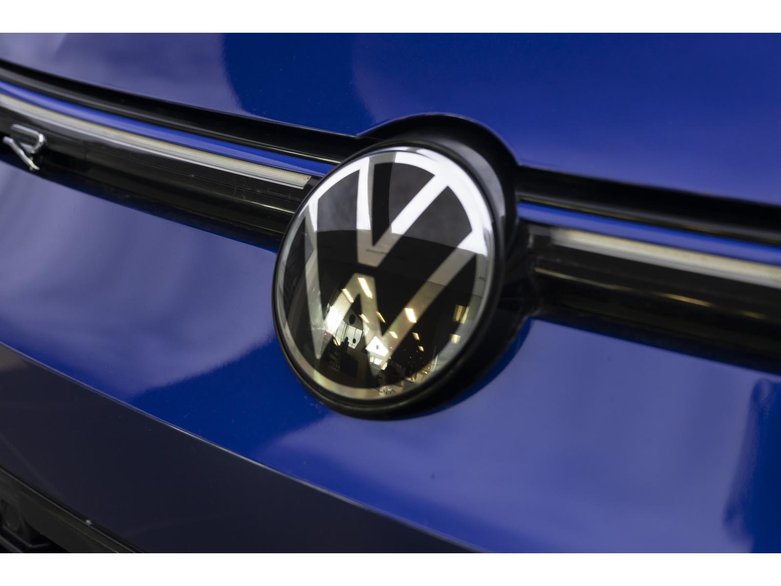 2024 Volkswagen Golf R - Image 61