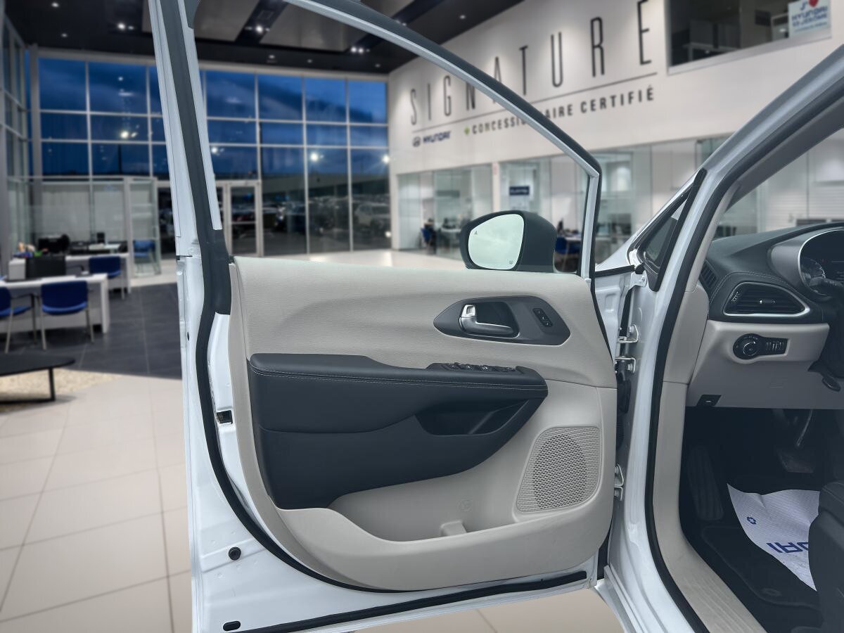 2023 Chrysler Pacifica - Image 471