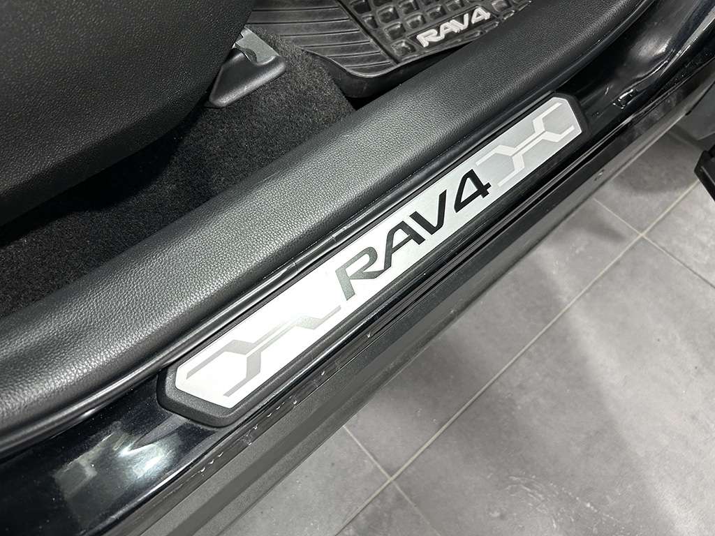 2023 Toyota Rav4 - Image 31