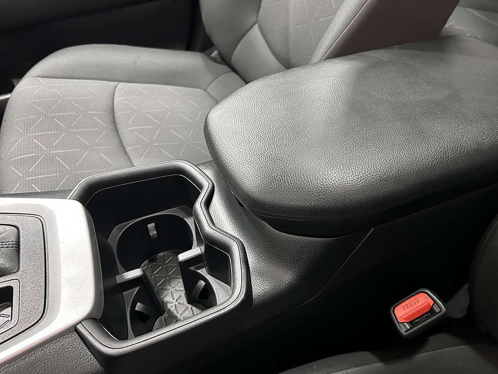 2023 Toyota Rav4 - Image 40