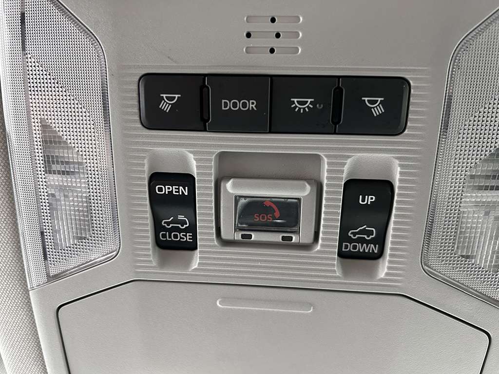 2023 Toyota Rav4 - Image 41