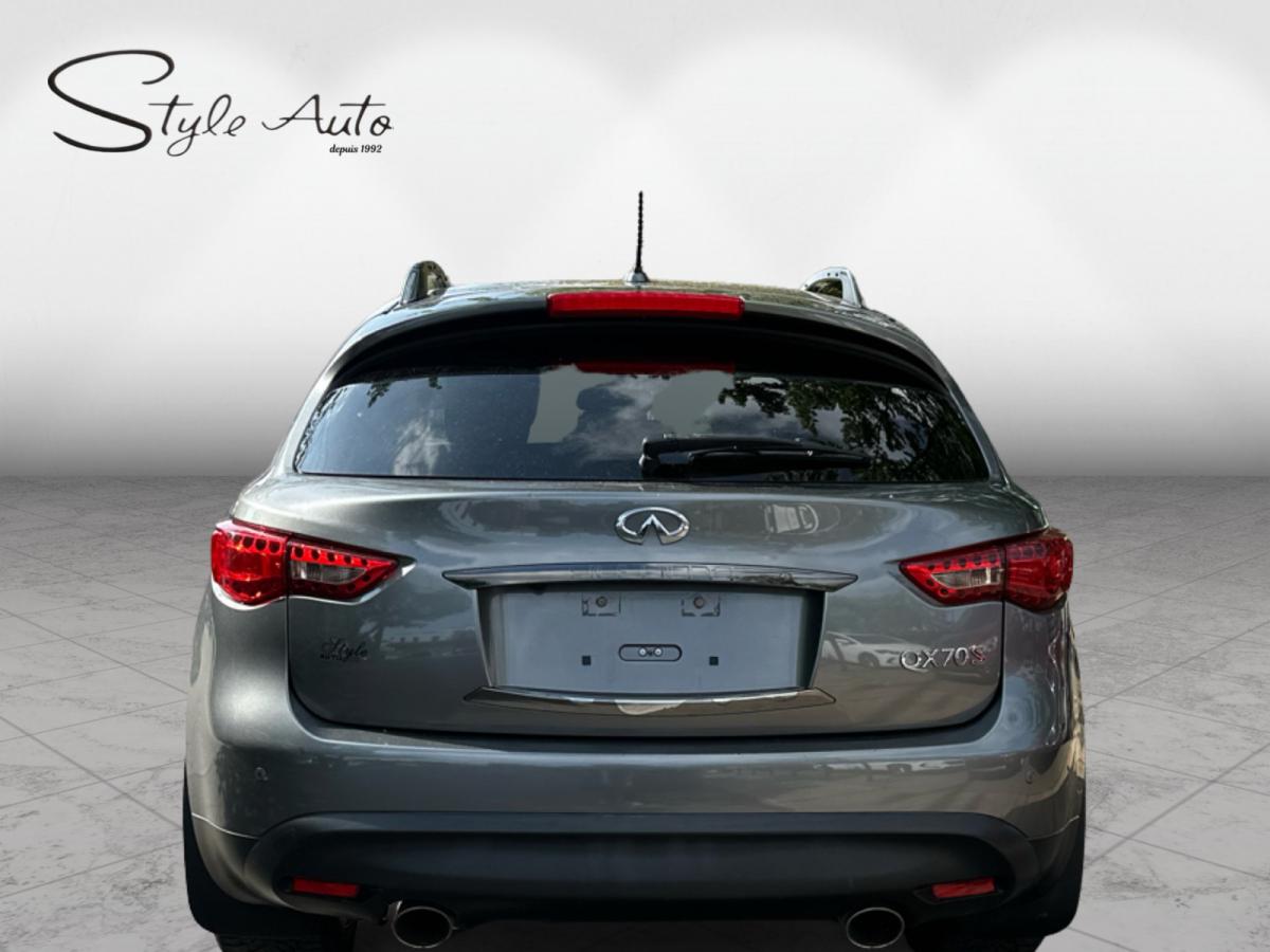 2017 Infiniti QX70 - Image 38