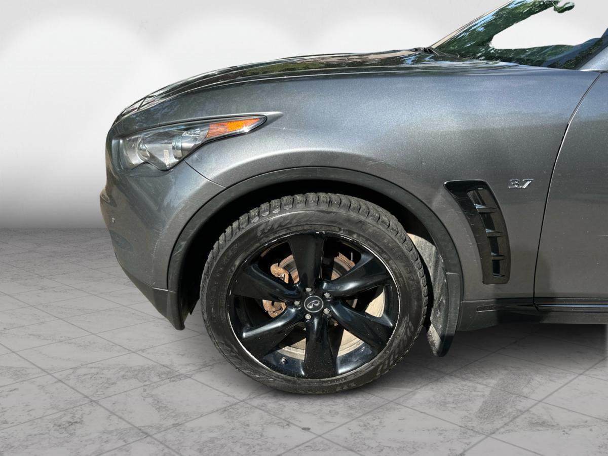2017 Infiniti QX70 - Image 40
