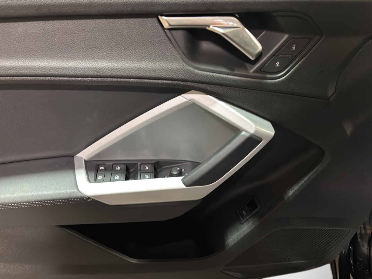 2023 Audi Q3 - Image 8