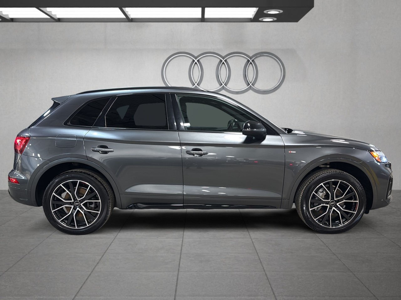 2022 Audi Q5 - Image 4