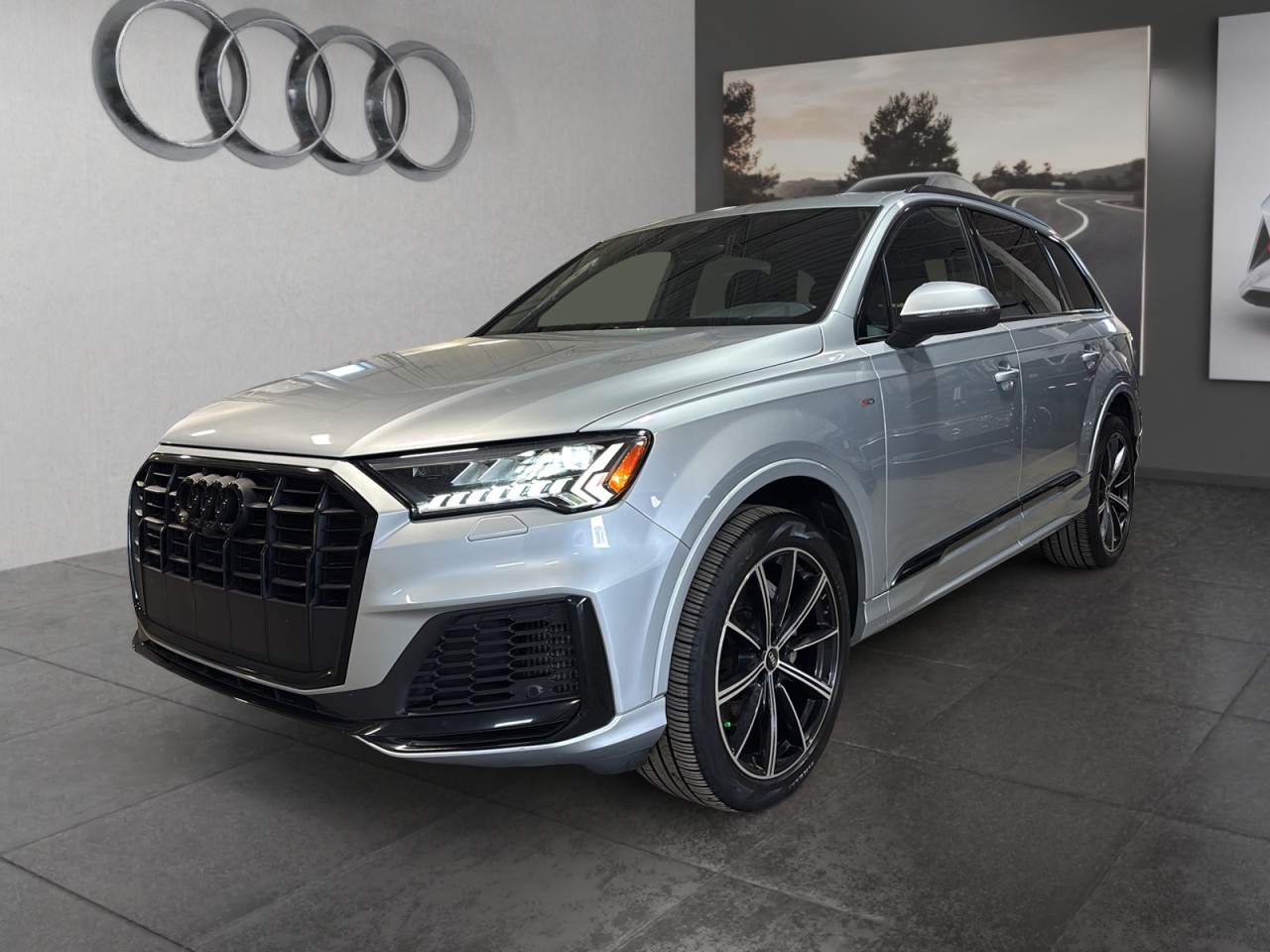 2023 Audi Q7 - Image 3