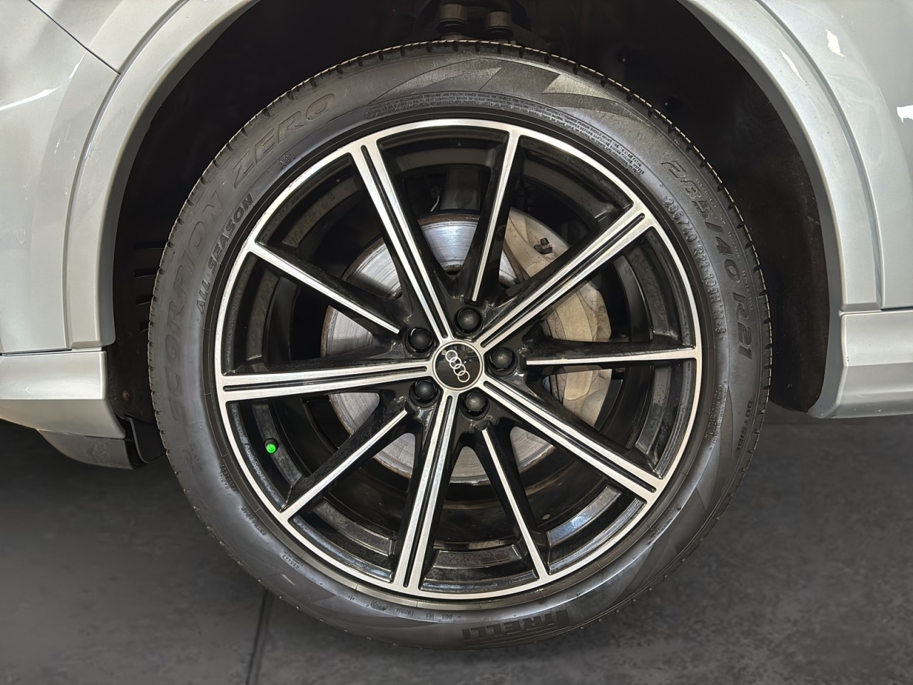 2023 Audi Q7 - Image 11