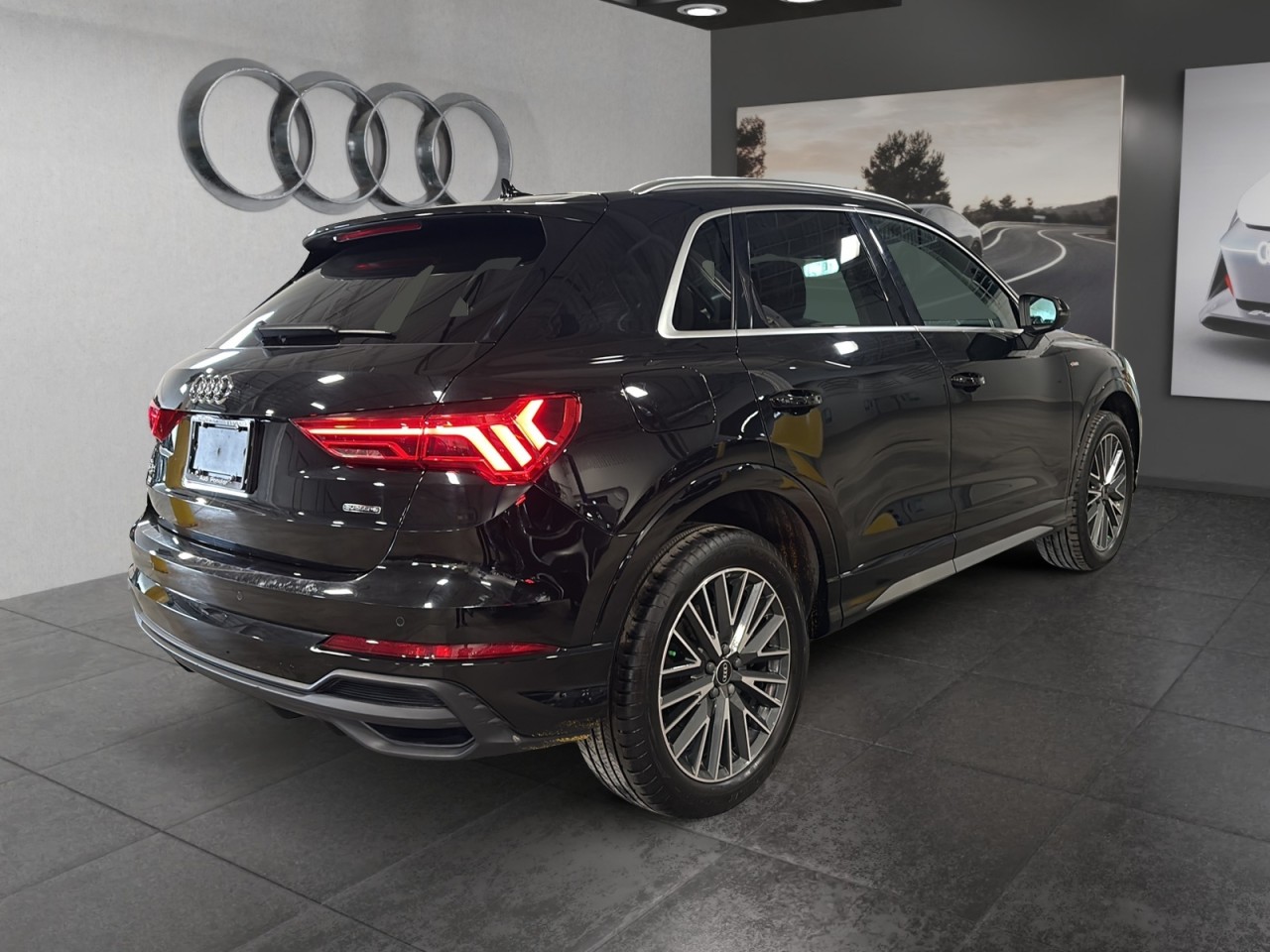 2023 Audi Q3 - Image 6