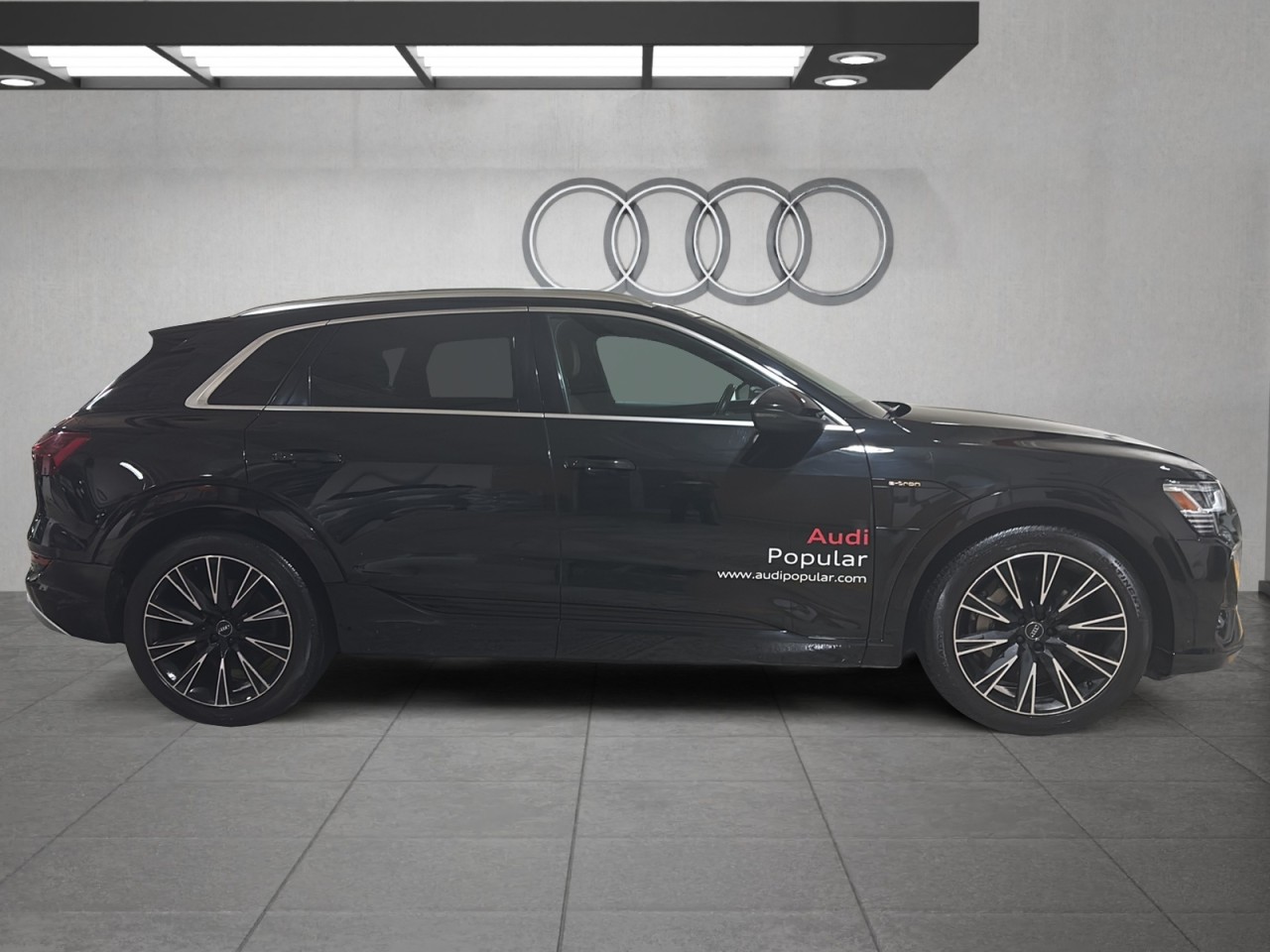 2023 Audi e-tron - Image 4