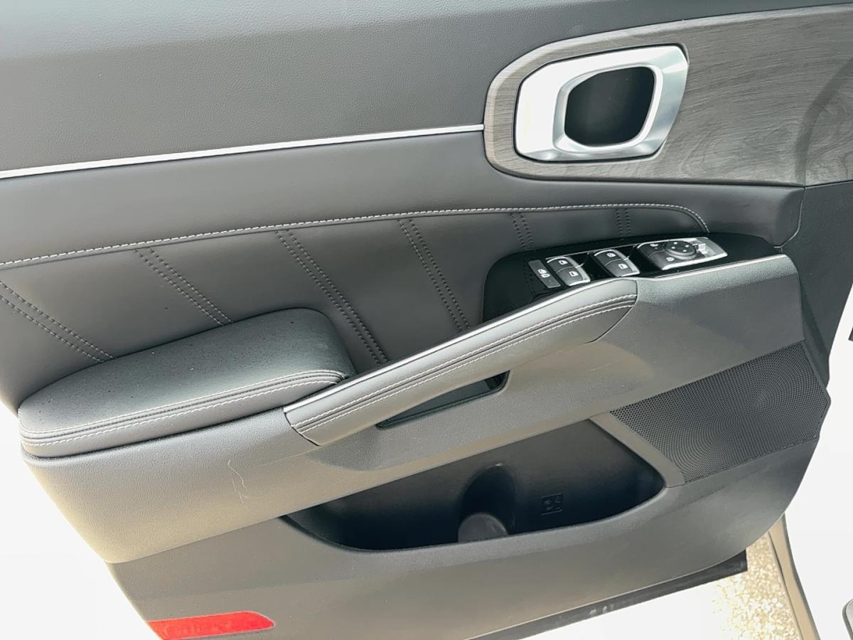 2024 Kia Sorento - Image 166