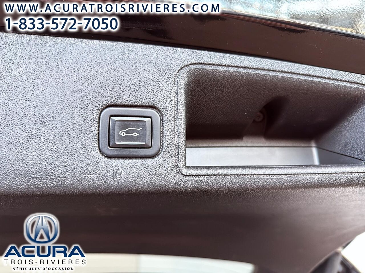 2022 GMC Terrain - Image 12